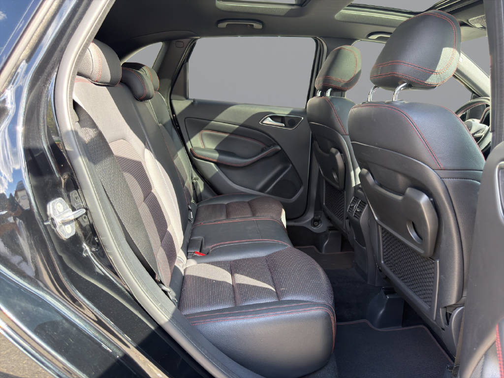 MERCEDES-BENZ B 220 AMG Line 4m-image-11