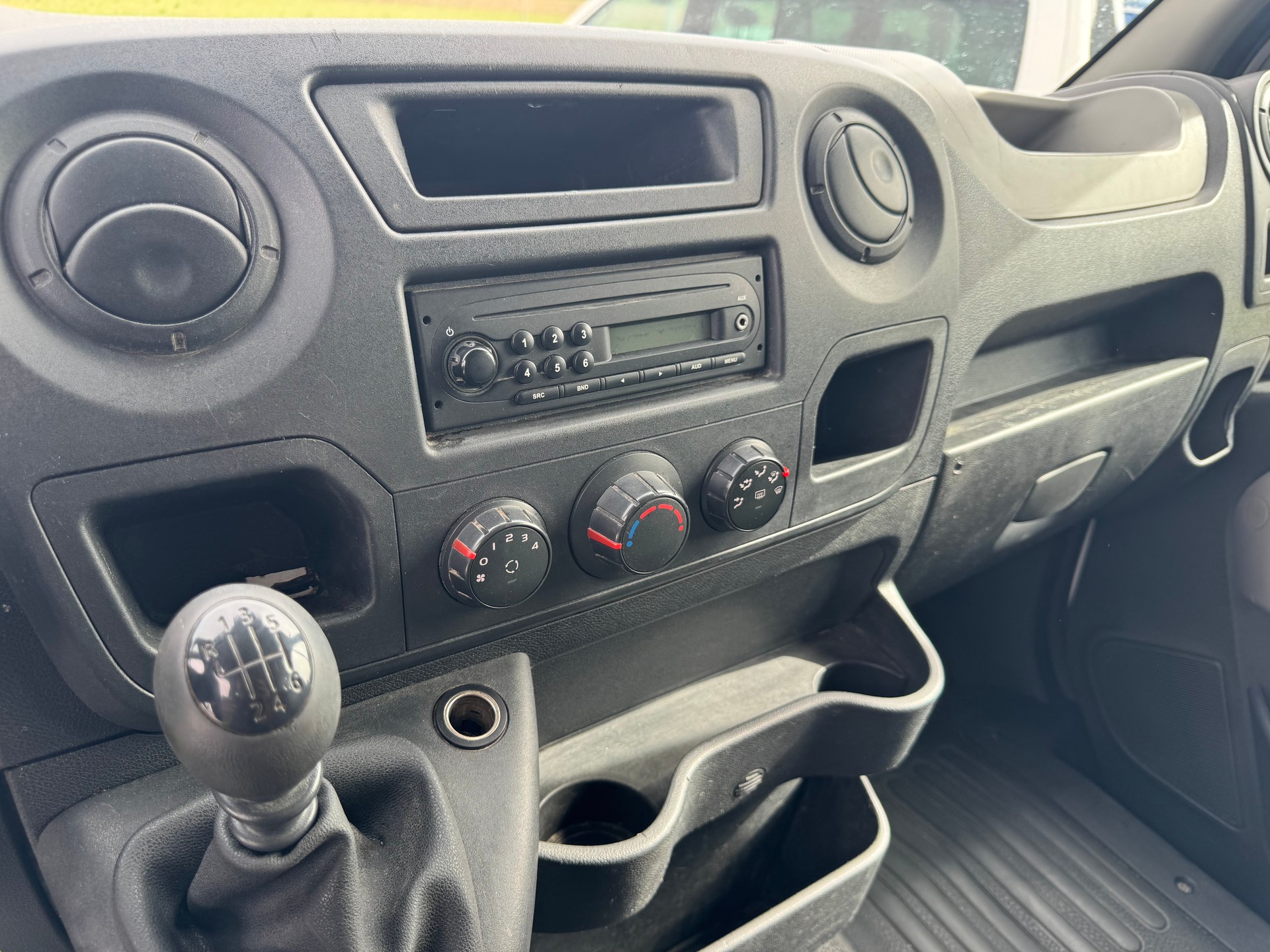 RENAULT Master T35 2.3dCi L2H1-image-8