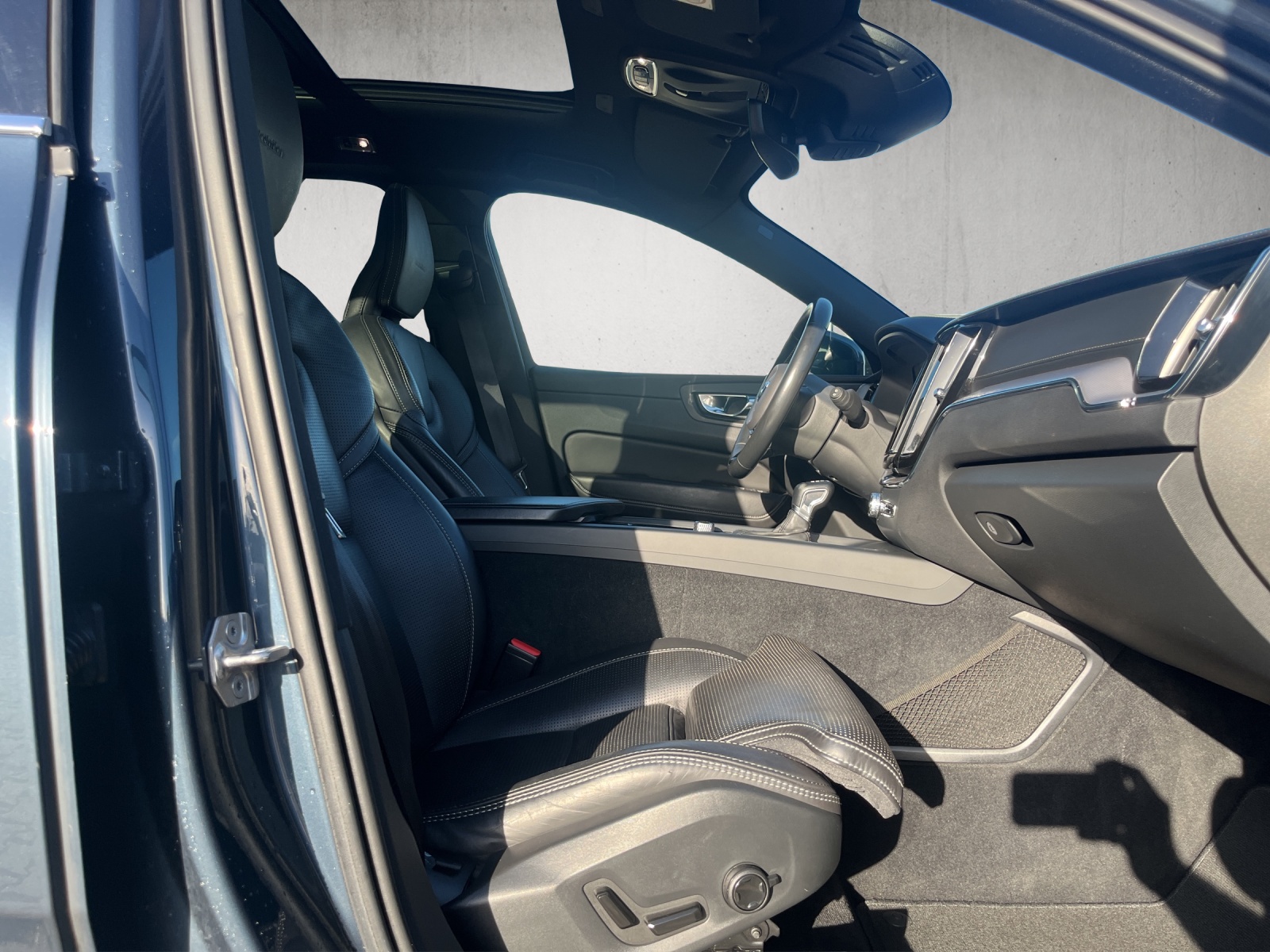 VOLVO XC60 2.0 T5 Inscription AWD-image-12