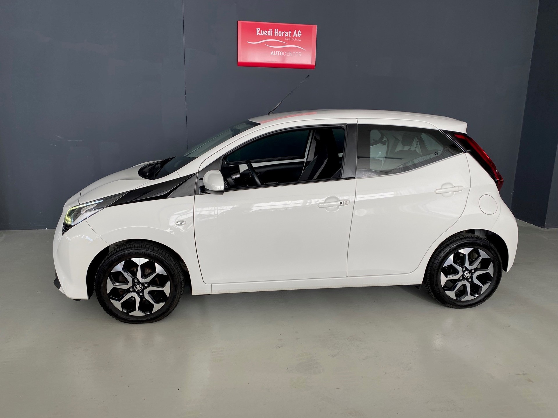 TOYOTA Aygo 1.0 VVT-i Trend-showroom-element-2