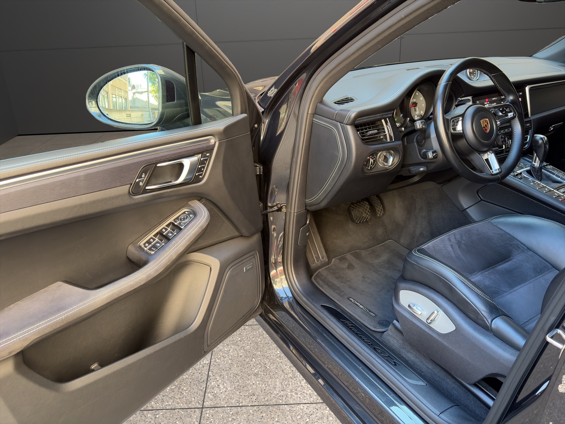 PORSCHE Macan GTS PDK-image-9