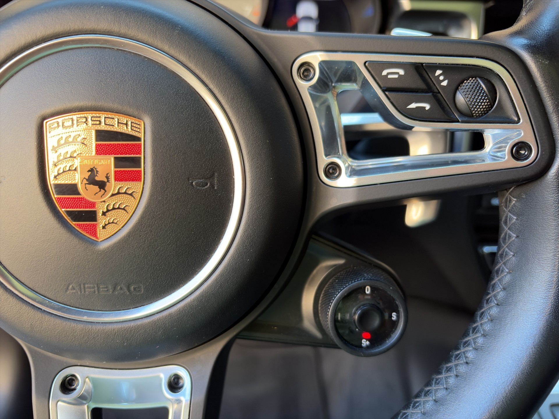 PORSCHE Macan GTS PDK-image-18