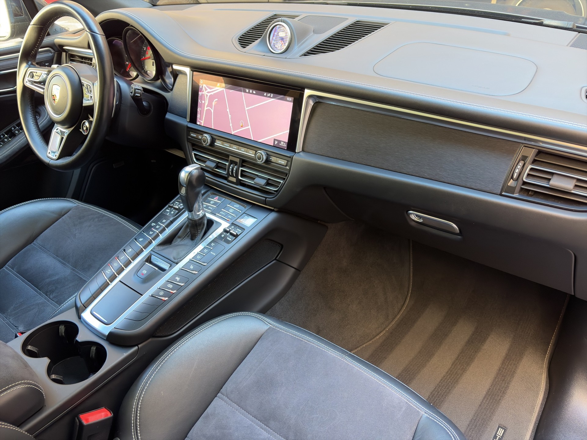 PORSCHE Macan GTS PDK-image-14