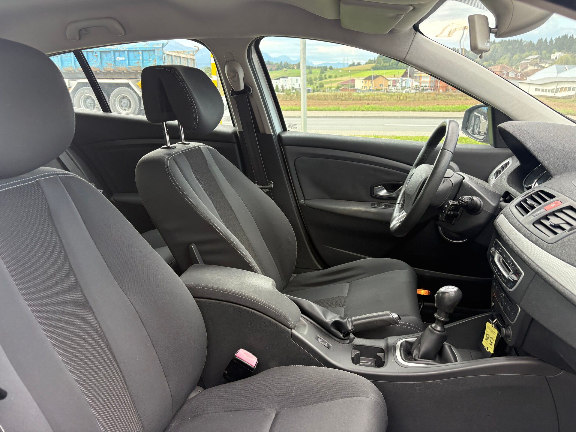 RENAULT Mégane 2.0 16V Turbo Privilège-image-11
