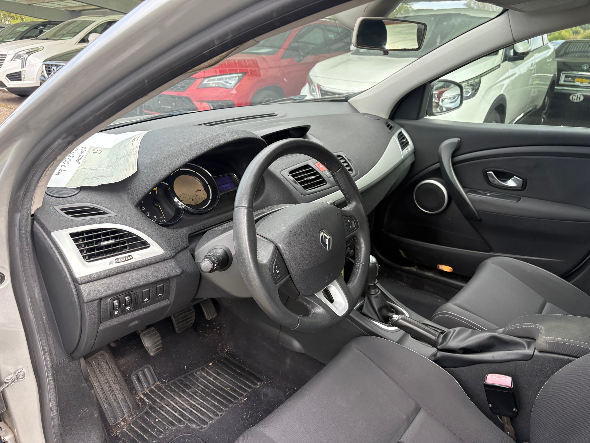 RENAULT Mégane 2.0 16V Turbo Privilège-image-5
