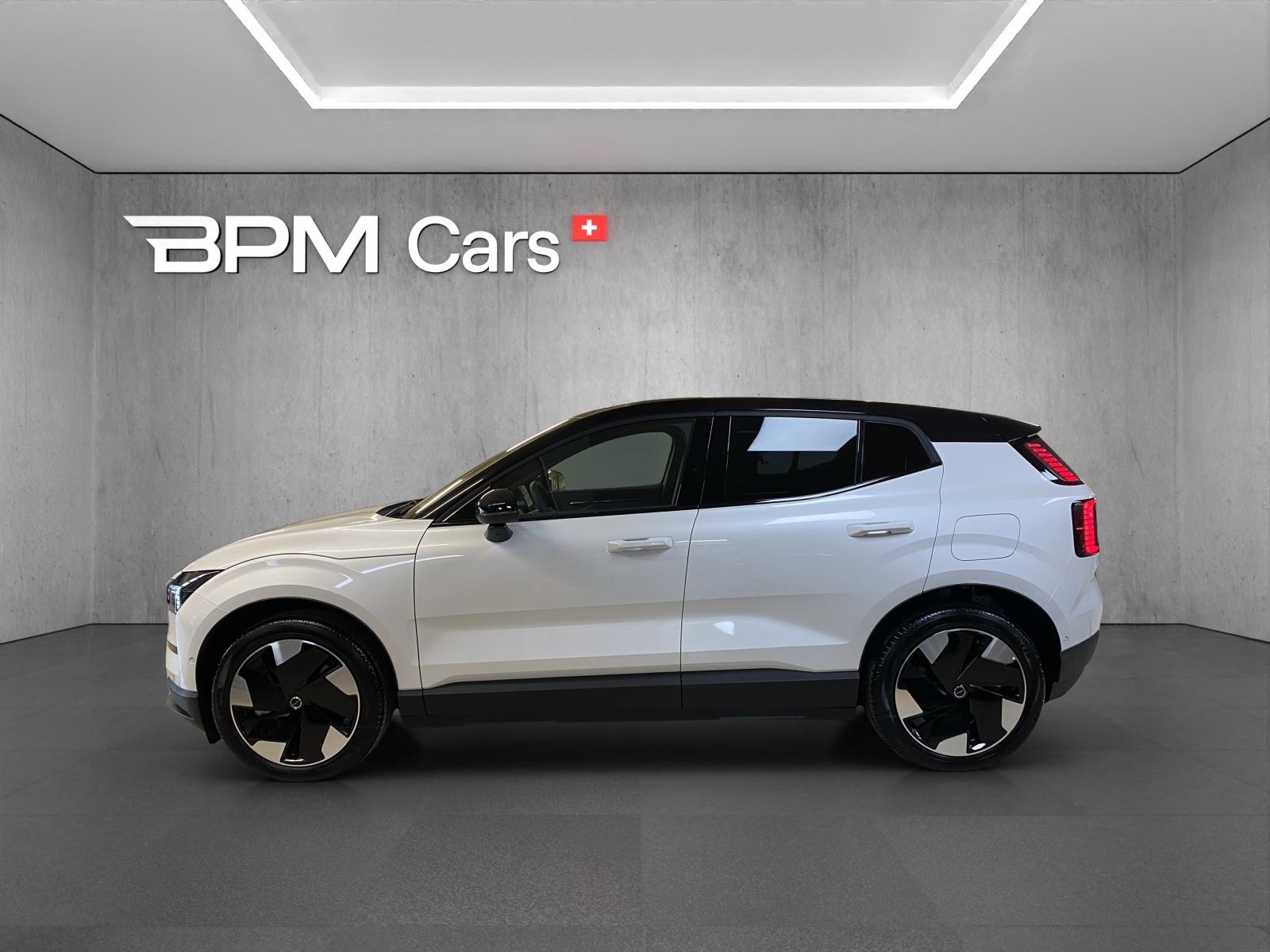 VOLVO EX30 E60 69kWh Twin Ultra-image-16