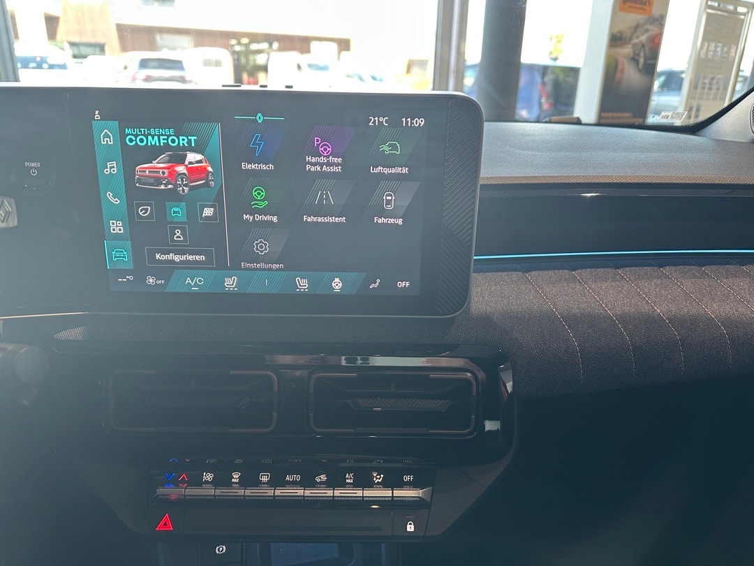 RENAULT R4 E-Tech Comfort Range 52 kWh Techno-image-17