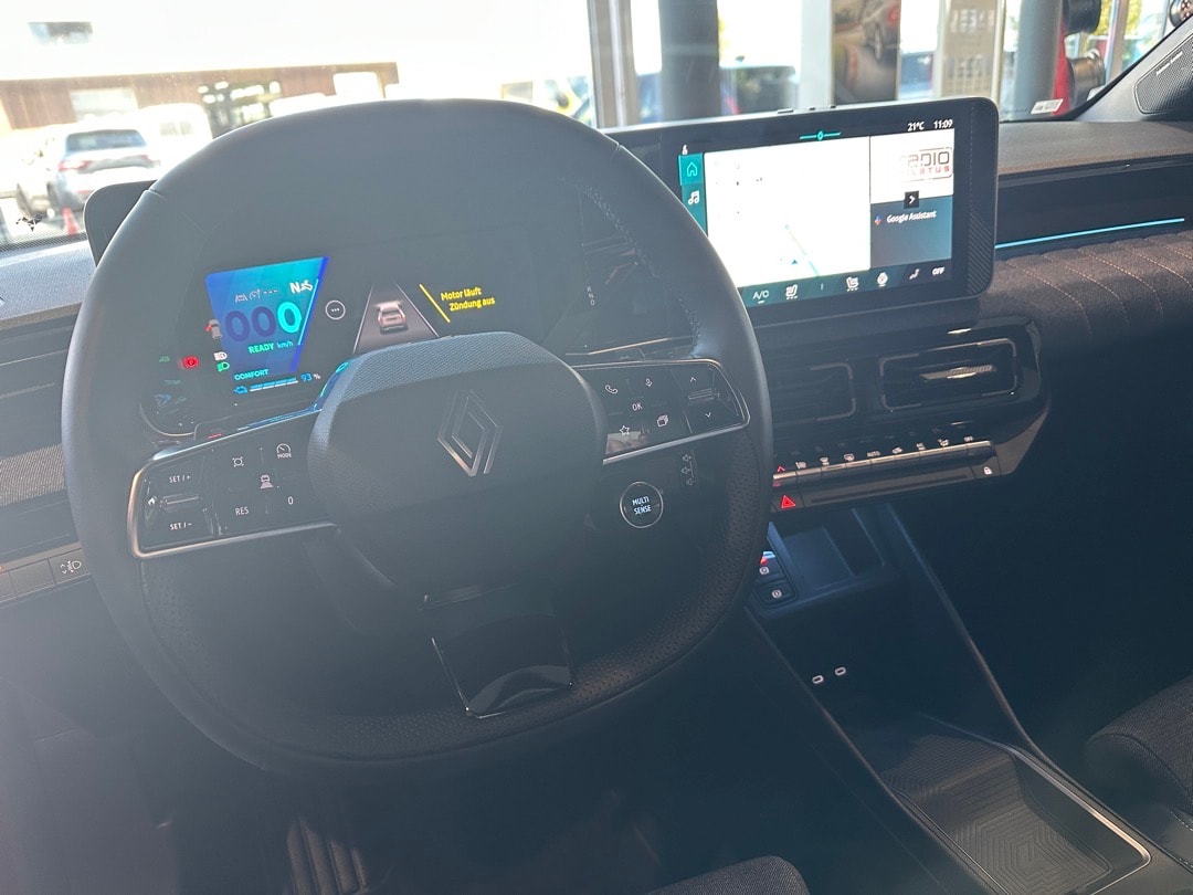 RENAULT R4 E-Tech Comfort Range 52 kWh Techno-image-13