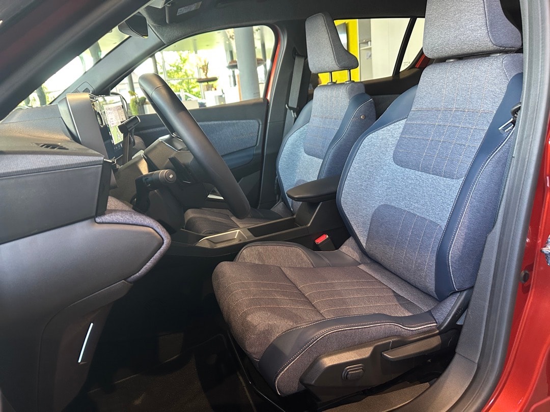 RENAULT R4 E-Tech Comfort Range 52 kWh Techno-image-9