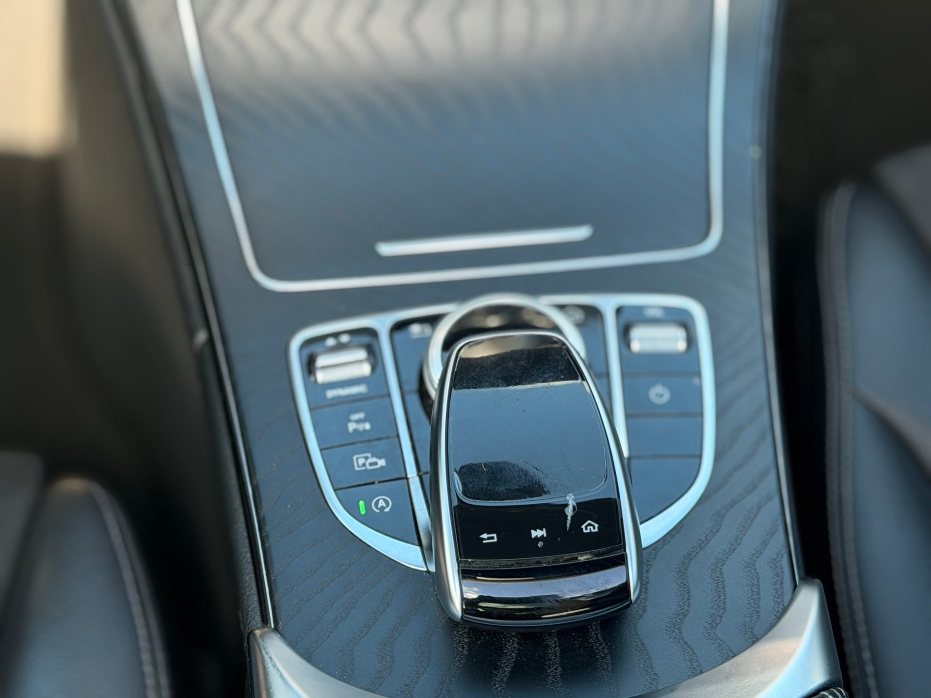 MERCEDES-BENZ C 200 AMG Line 9G-Tronic-image-11