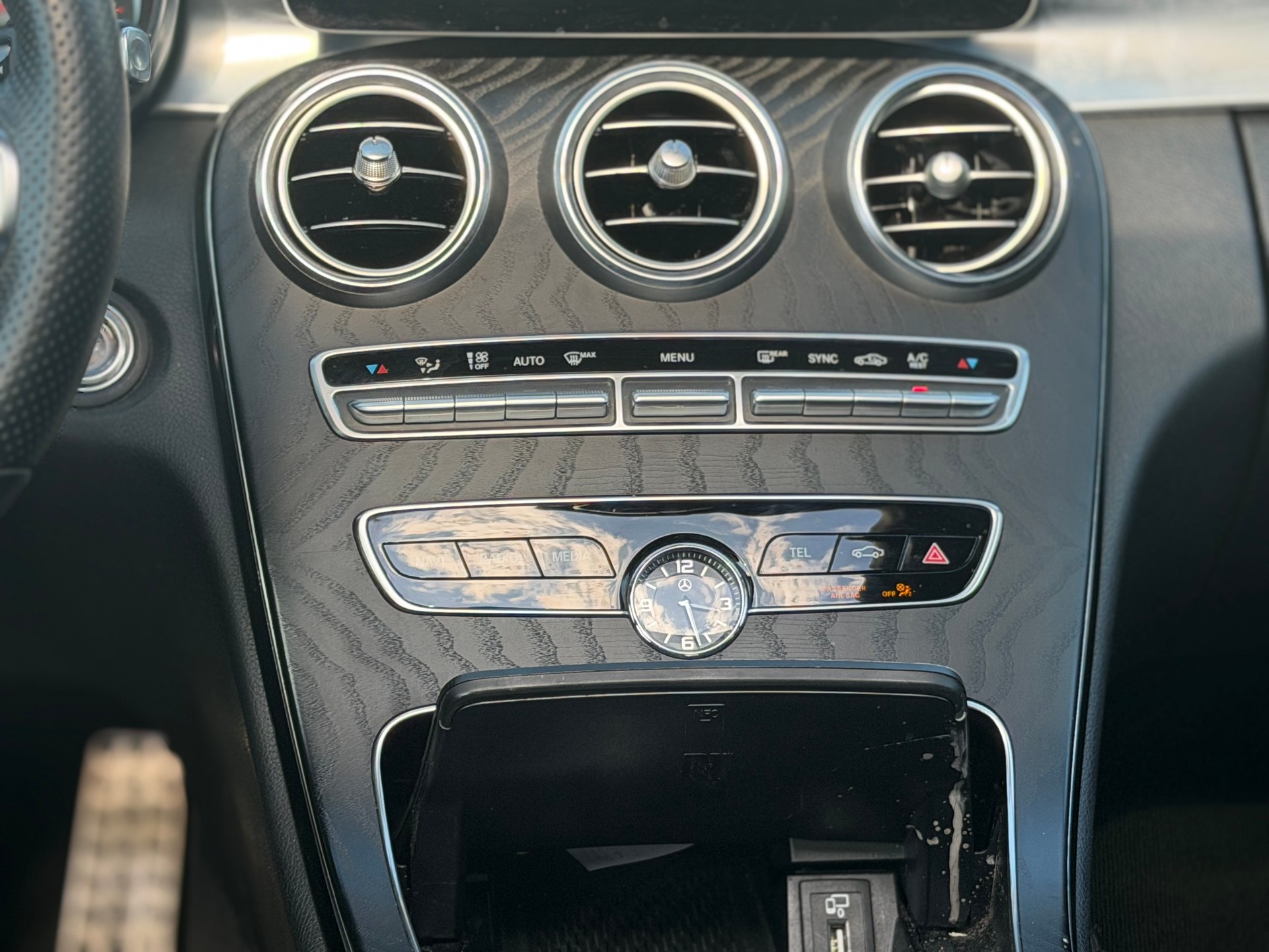 MERCEDES-BENZ C 200 AMG Line 9G-Tronic-image-10