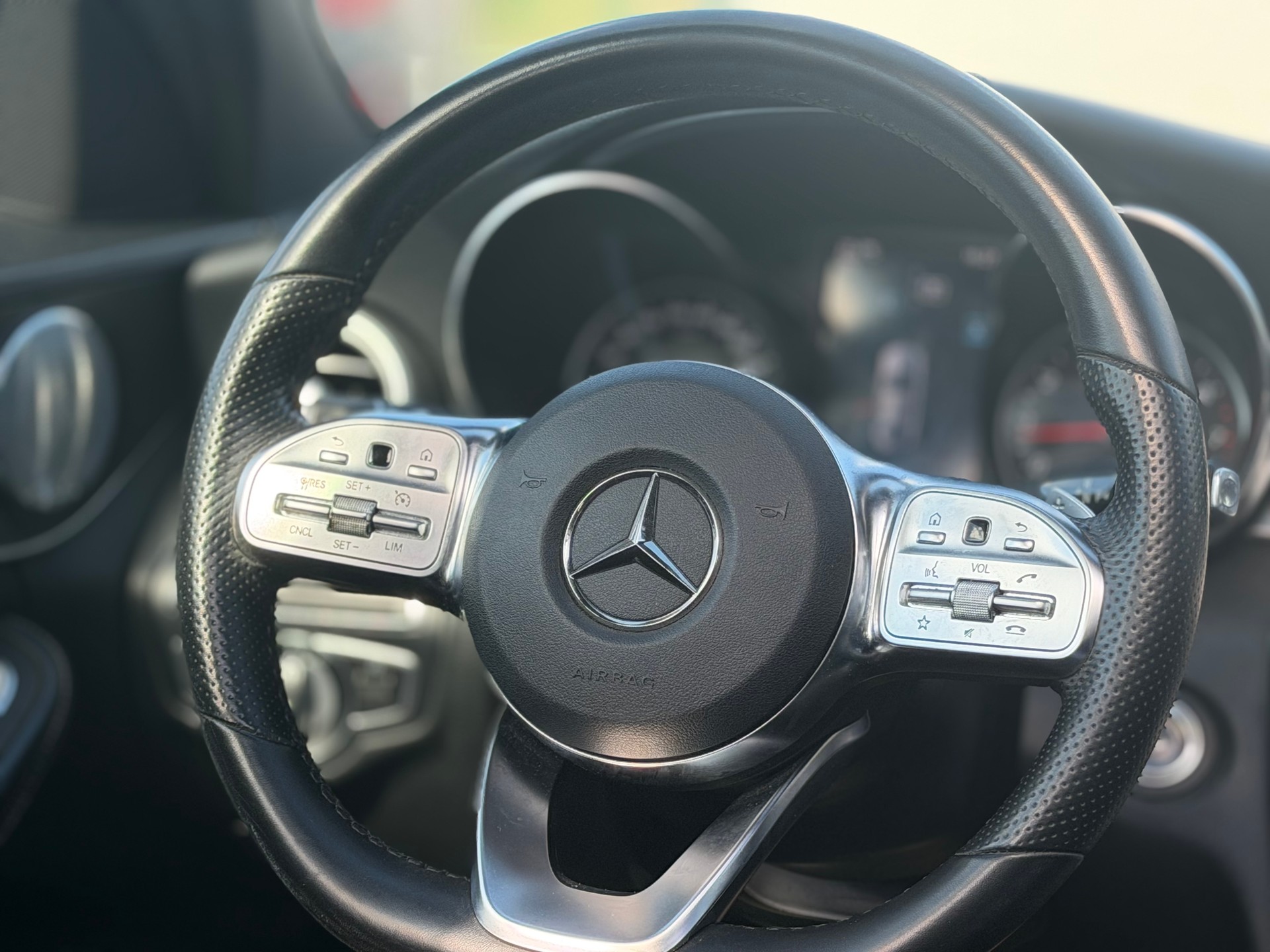 MERCEDES-BENZ C 200 AMG Line 9G-Tronic-image-6