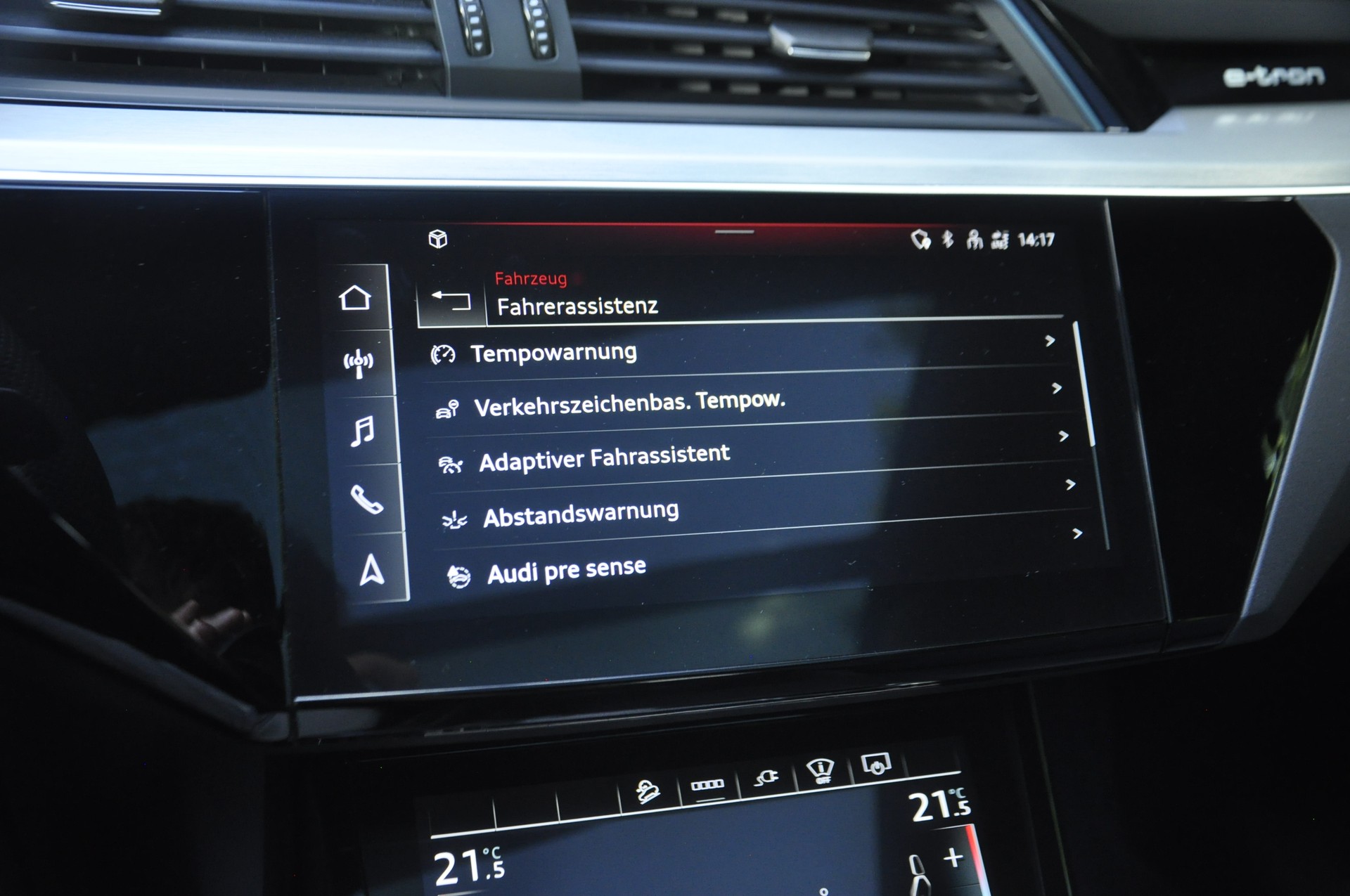 AUDI e-tron 55 S Line Black Edition quattro I Anhängerkupplung I Panorama-Glasdach-image-12