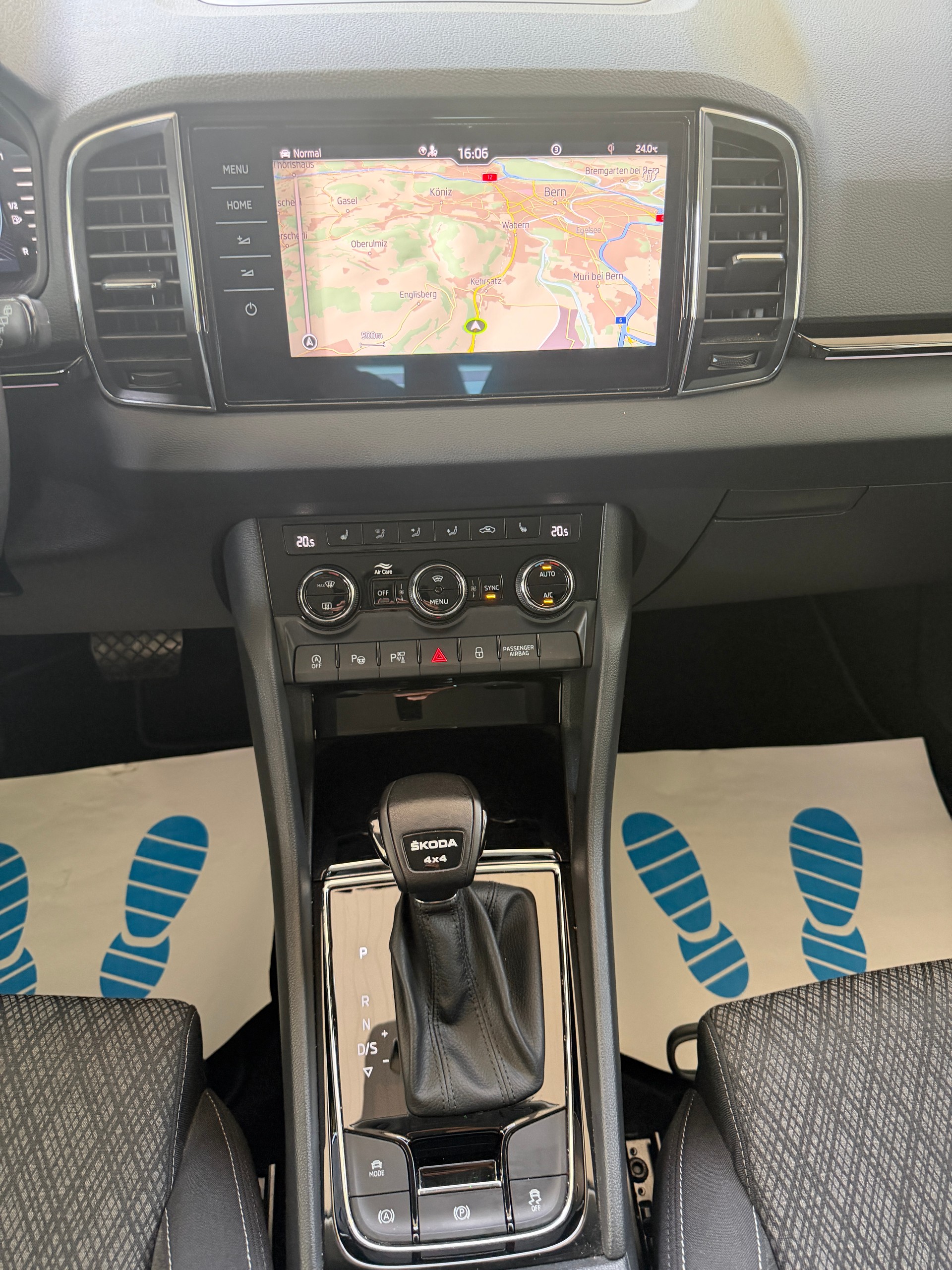 SKODA Karoq 2.0 TDI CR Selection 4x4 DSG-image-12