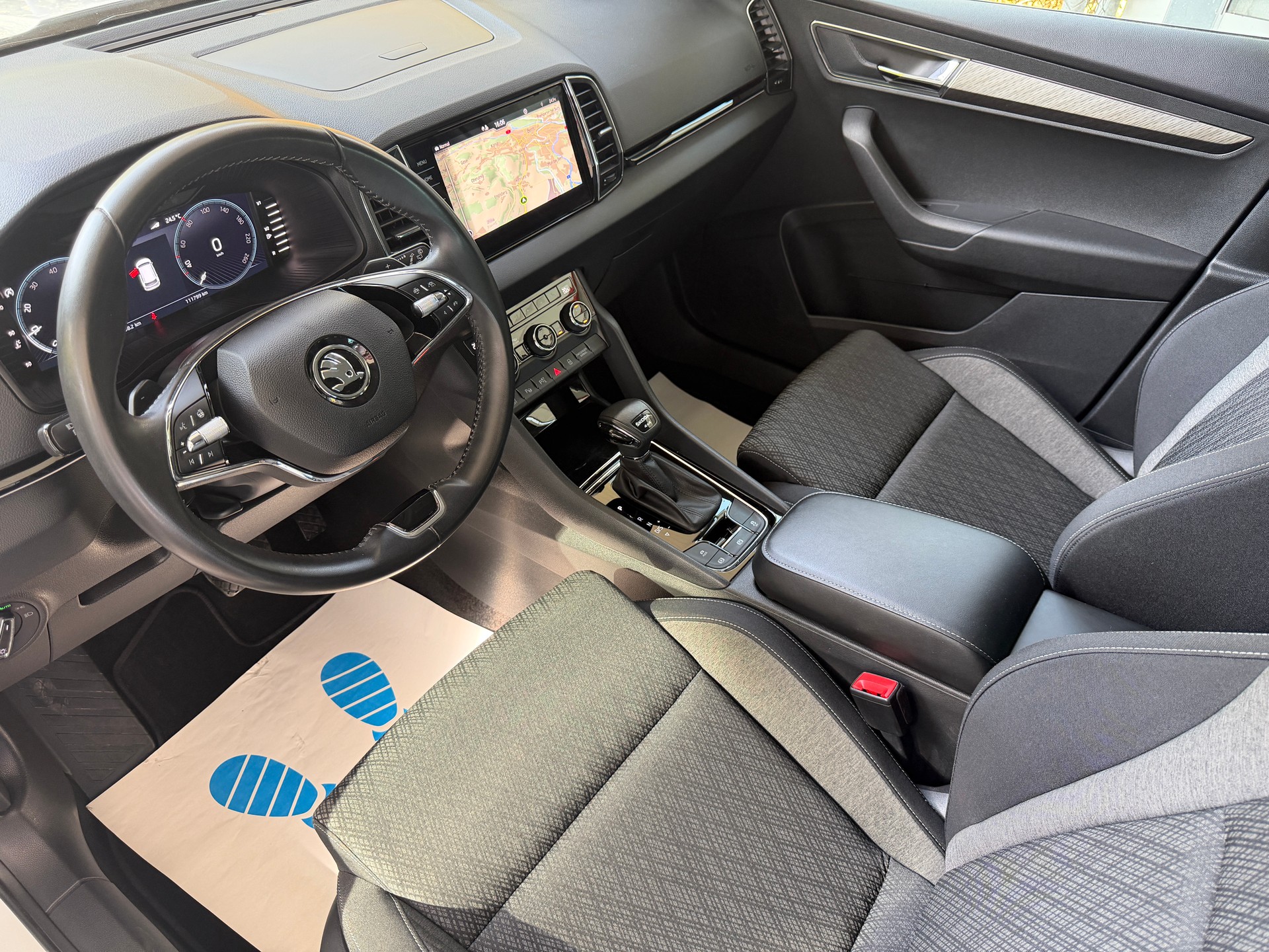 SKODA Karoq 2.0 TDI CR Selection 4x4 DSG-image-7