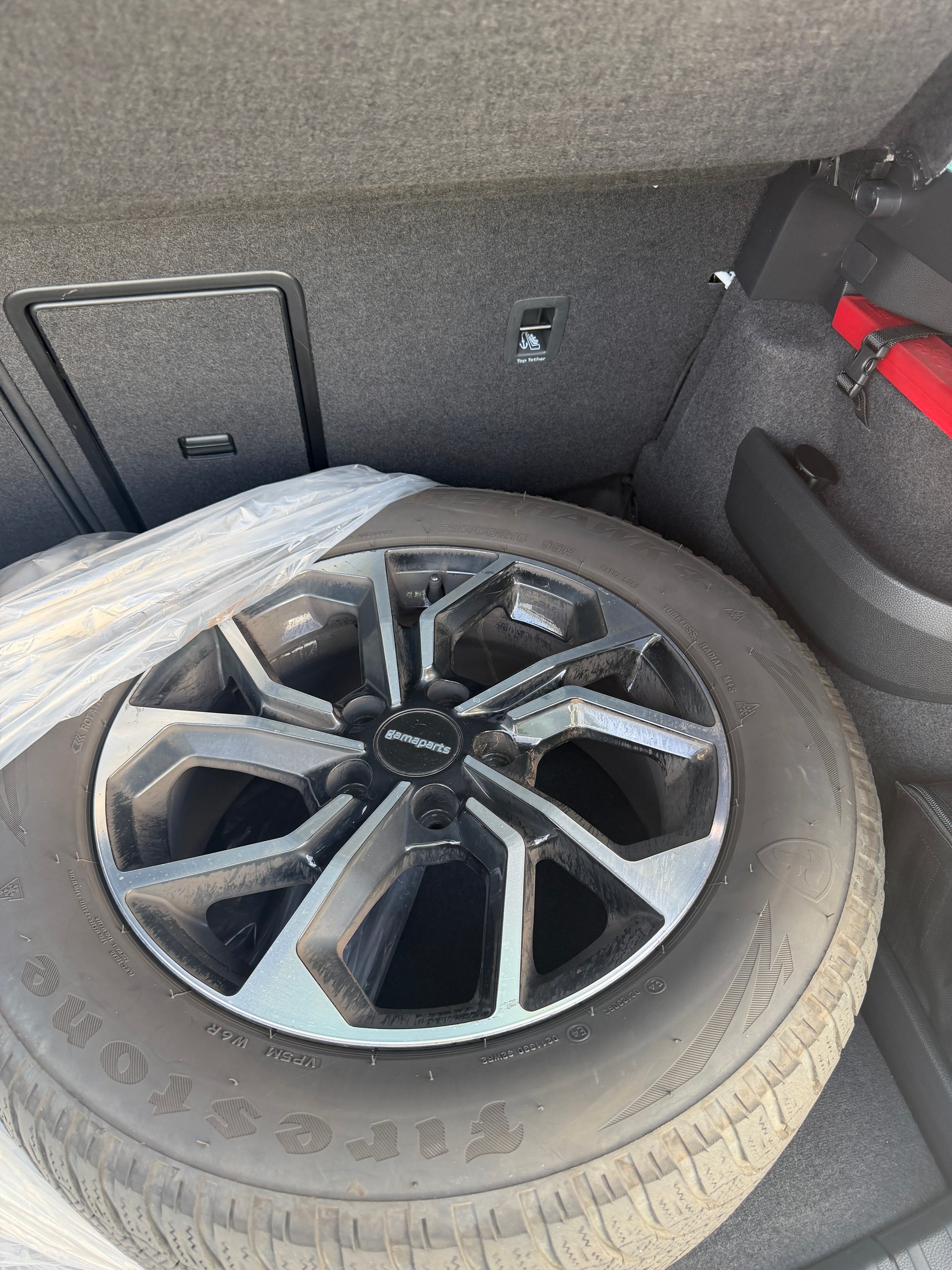 SKODA Karoq 2.0 TDI CR Selection 4x4 DSG-image-13