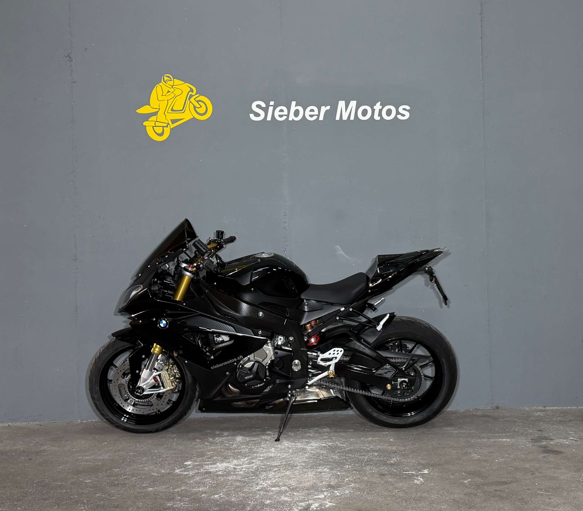 BMW S1000RR-showroom-element-2
