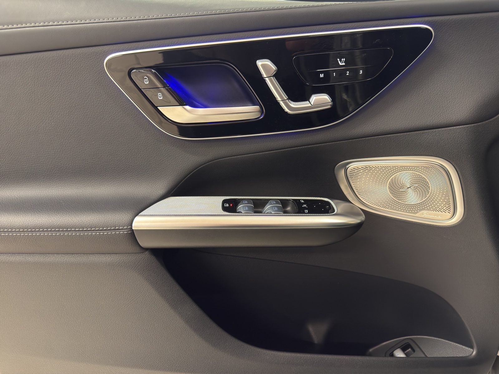 MERCEDES-BENZ GLC 300 e 4M 9G-Tronic-image-9