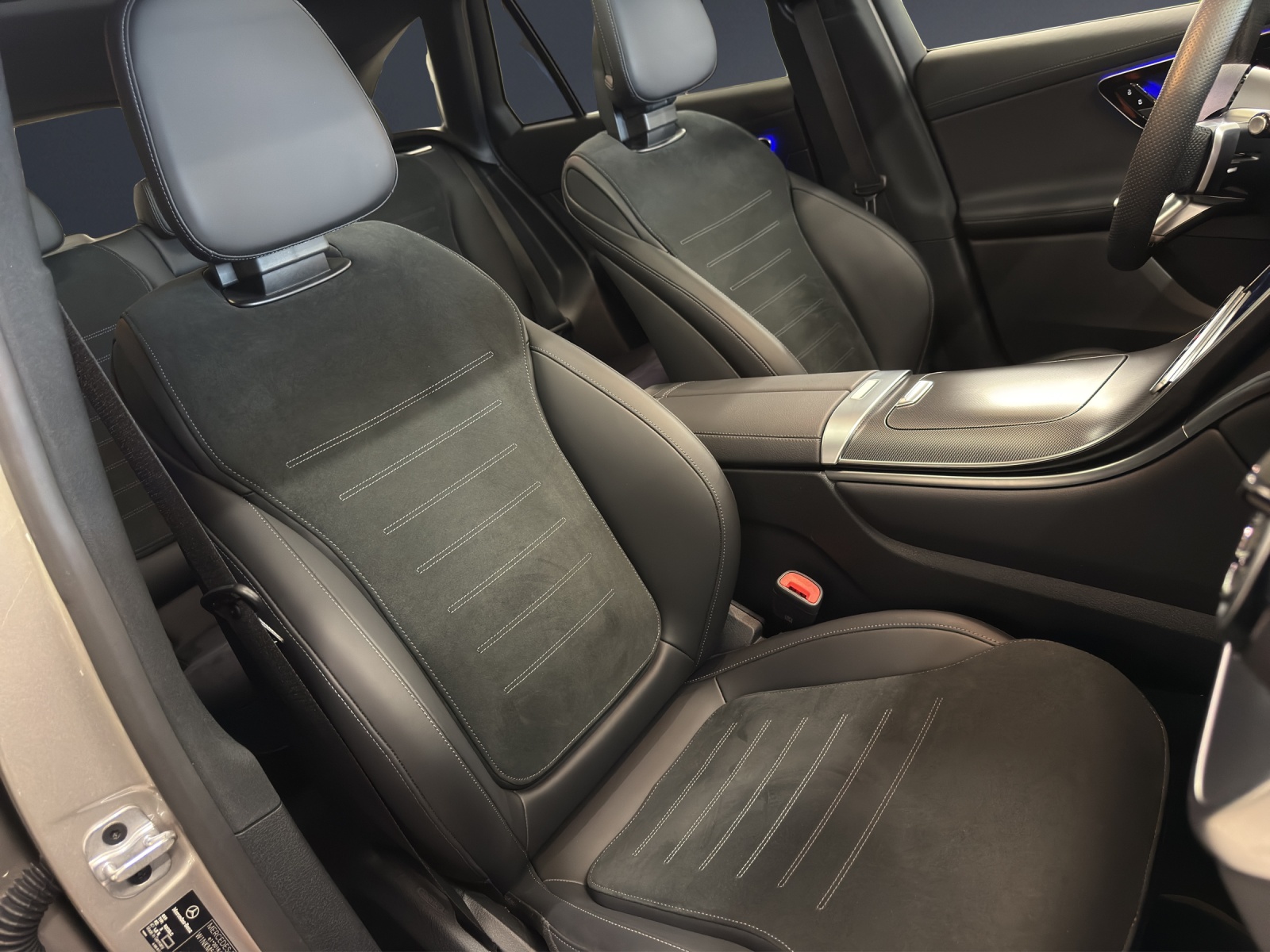 MERCEDES-BENZ GLC 300 e 4M 9G-Tronic-image-7