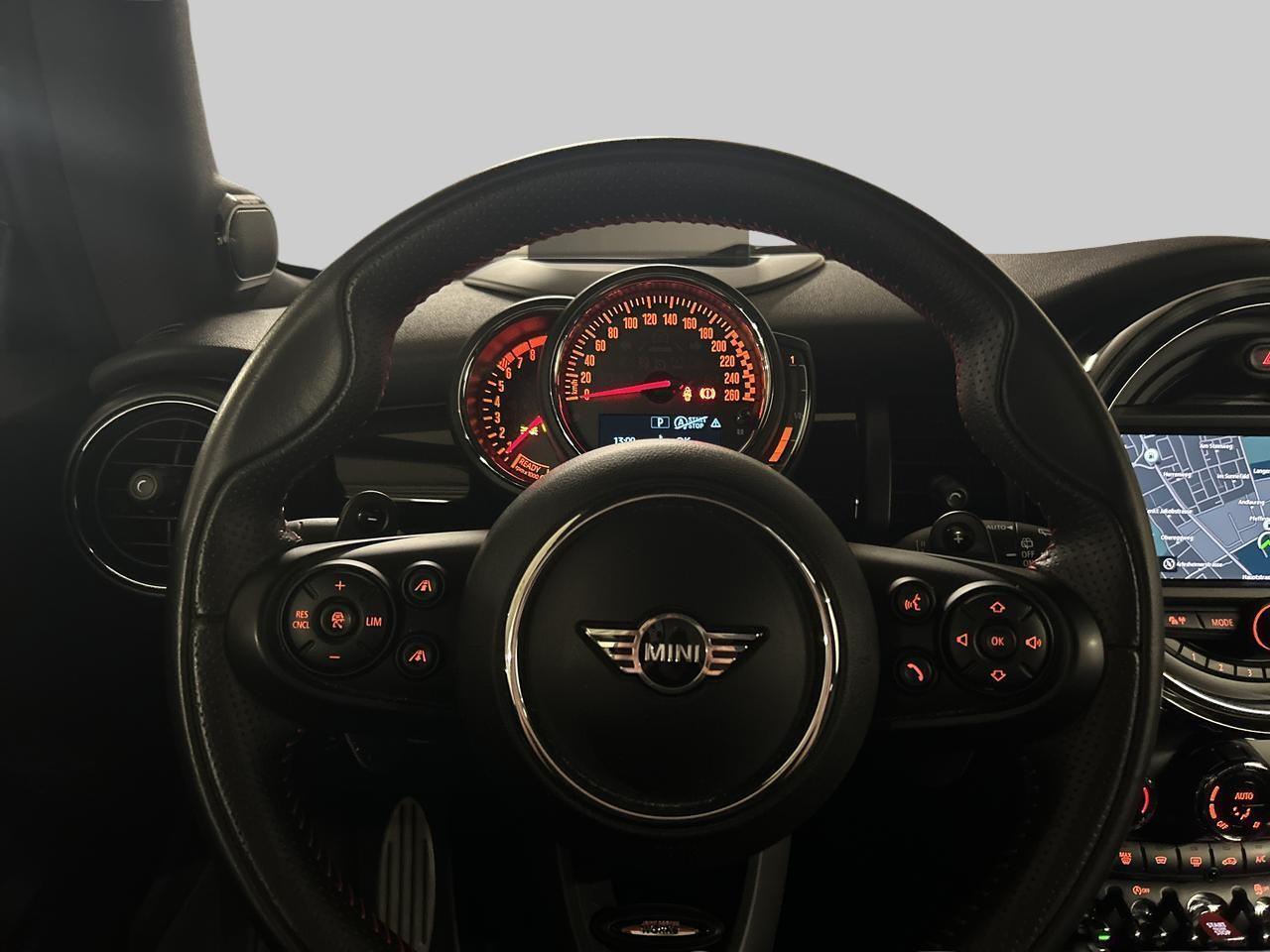 MINI John Cooper Works-image-17
