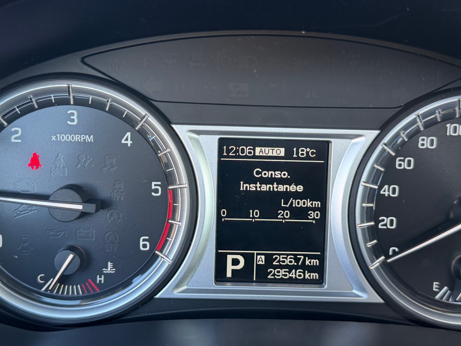 SUZUKI Vitara 1.6 TD Tradizio Top TCSS-image-13