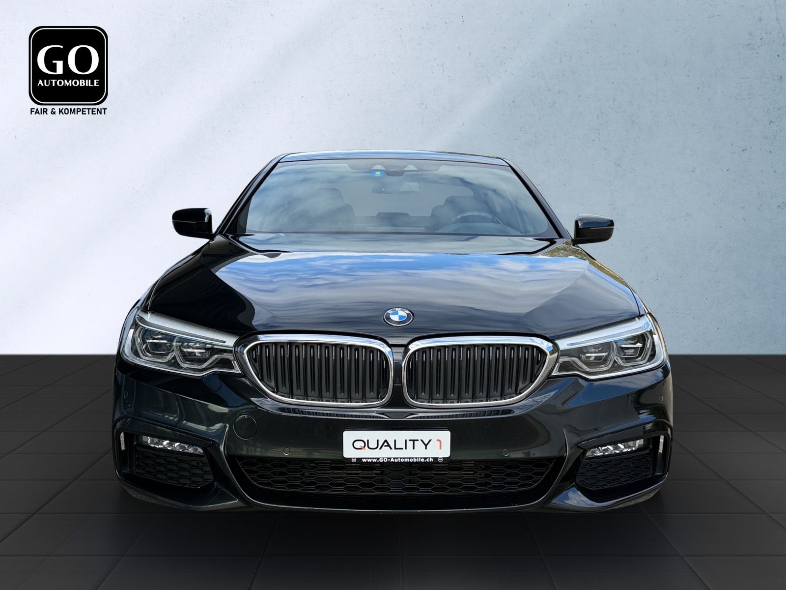 BMW 520d X-Drive M-SPORTPAKET-showroom-element-2