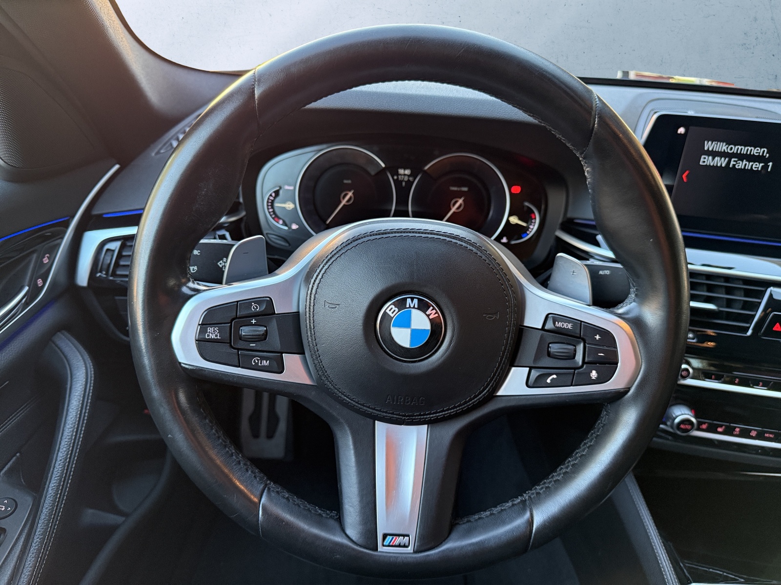 BMW 520d X-Drive M-PAKET-image-8