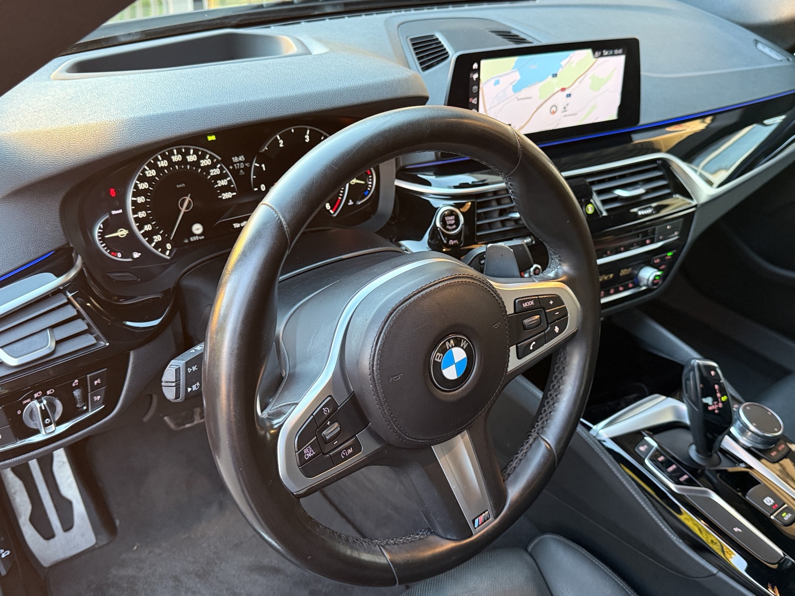 BMW 520d X-Drive M-PAKET-image-16