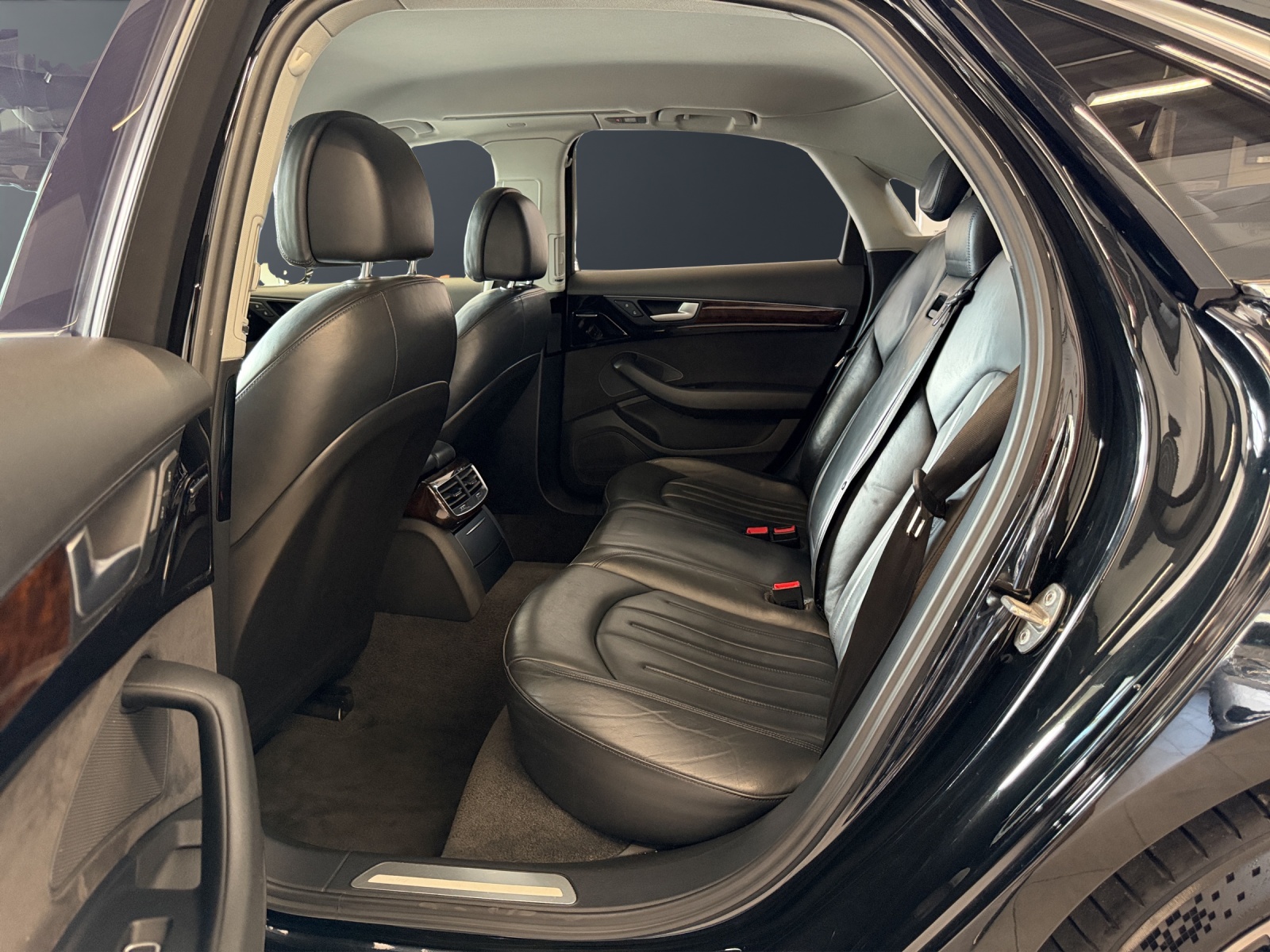 AUDI A8 3.0 TDI ultra quattro tiptronic-image-13