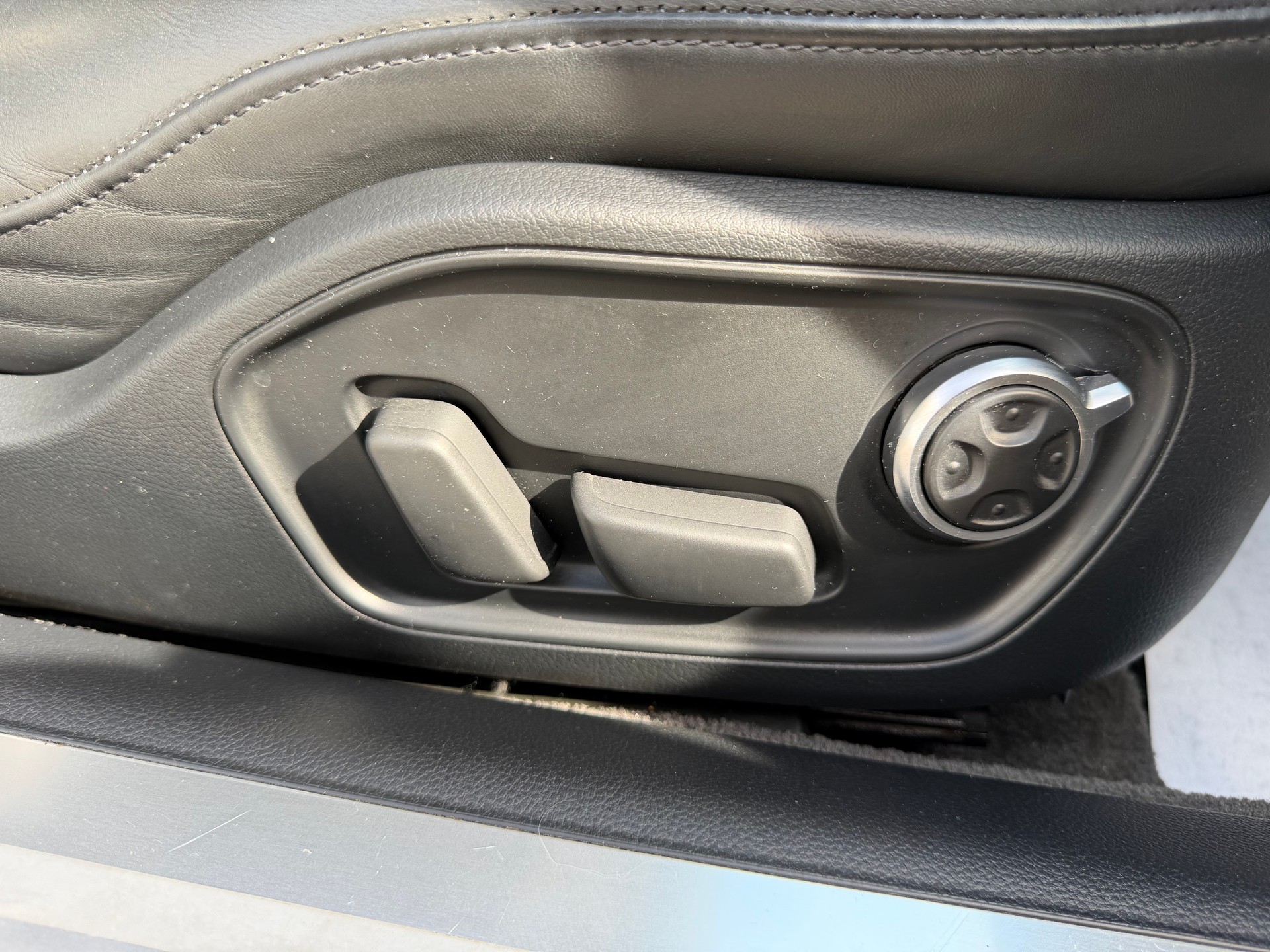 AUDI A8 3.0 TDI ultra quattro tiptronic-image-31