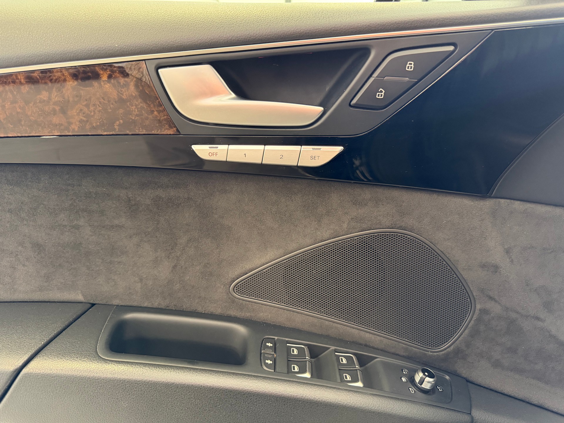 AUDI A8 3.0 TDI ultra quattro tiptronic-image-23