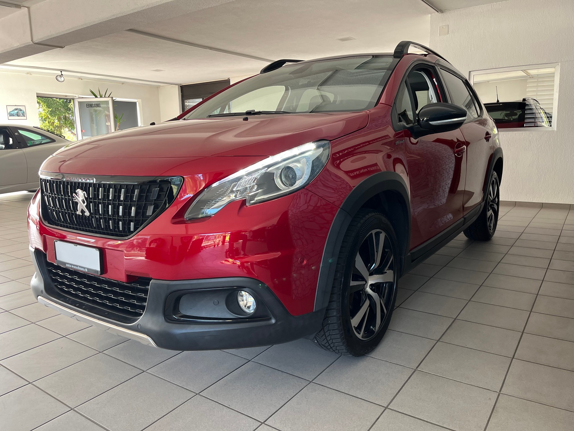 PEUGEOT 2008 1.2 PureTech GT Line EAT6-image-4