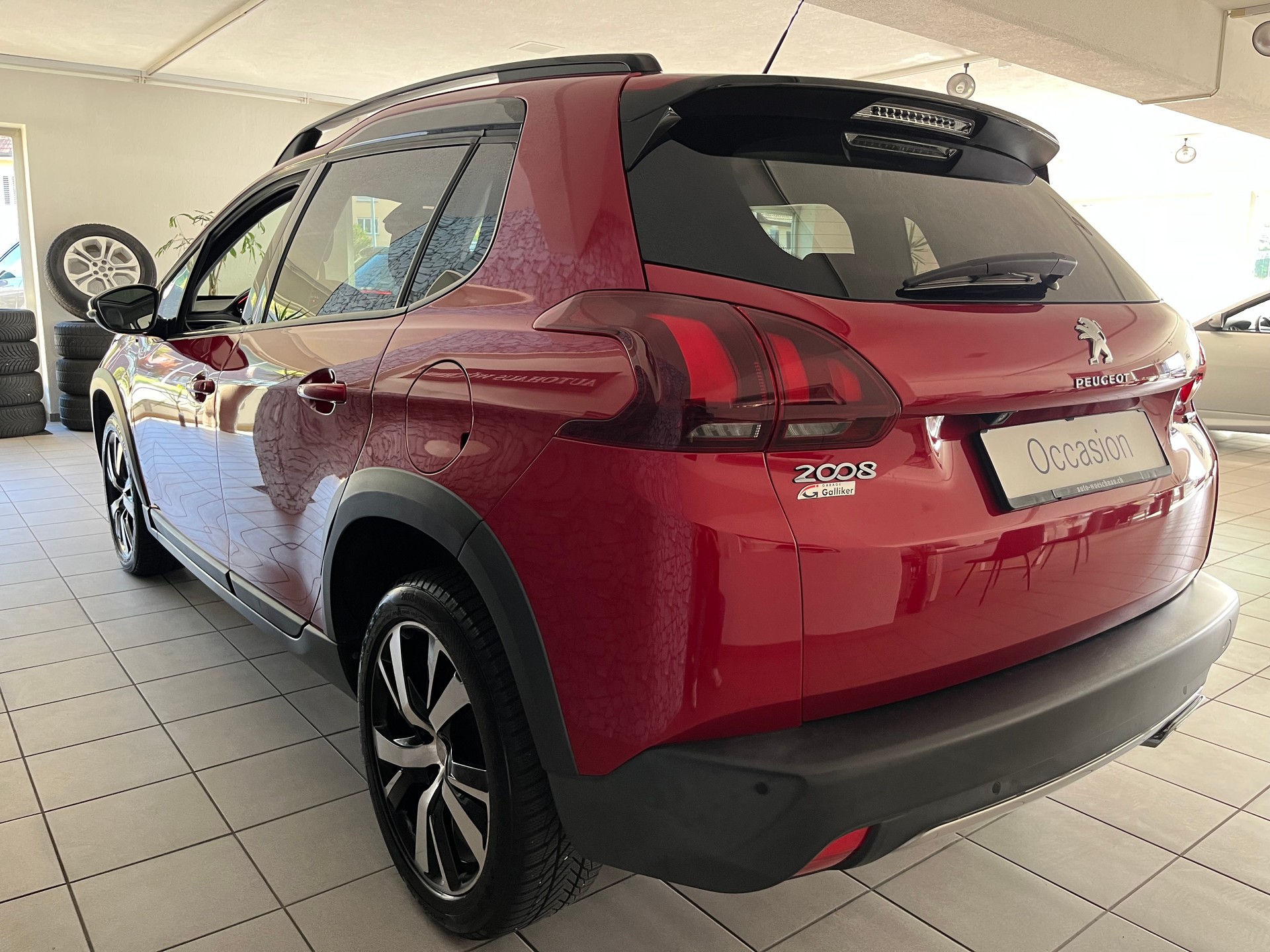 PEUGEOT 2008 1.2 PureTech GT Line EAT6-image-3