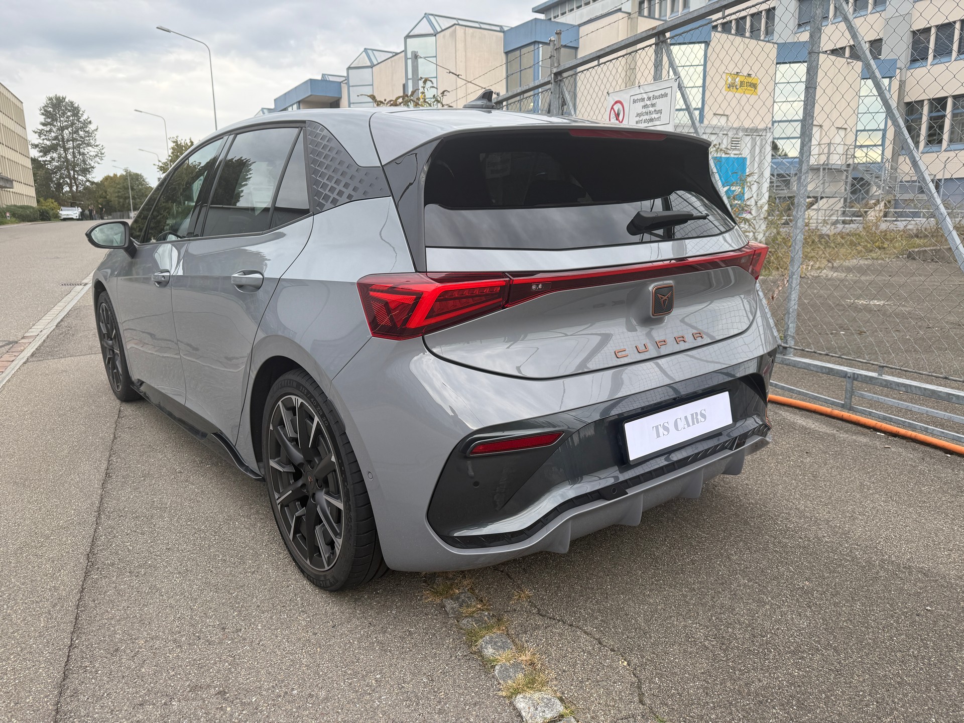 CUPRA Electric e-Boost 77 kWh-image-1