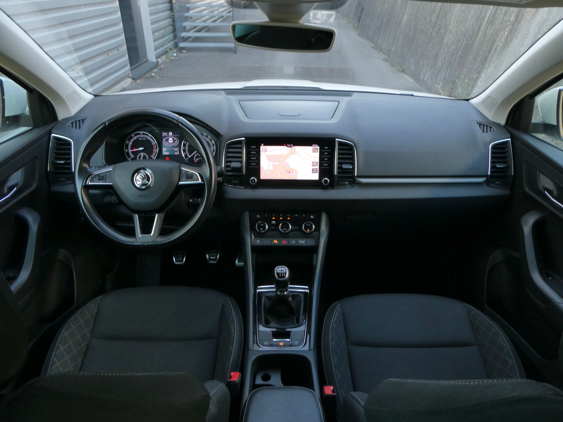SKODA Karoq 1.5 TSI ACT Ambition-image-11