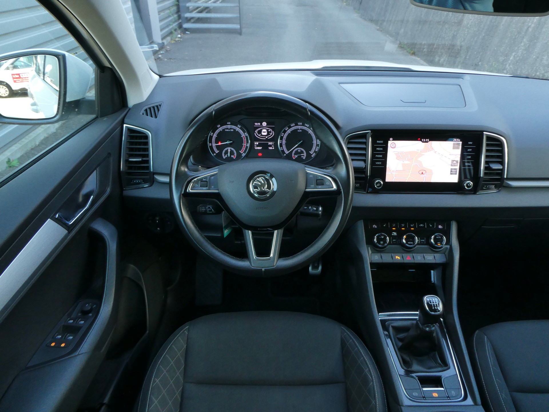 SKODA Karoq 1.5 TSI ACT Ambition-image-13