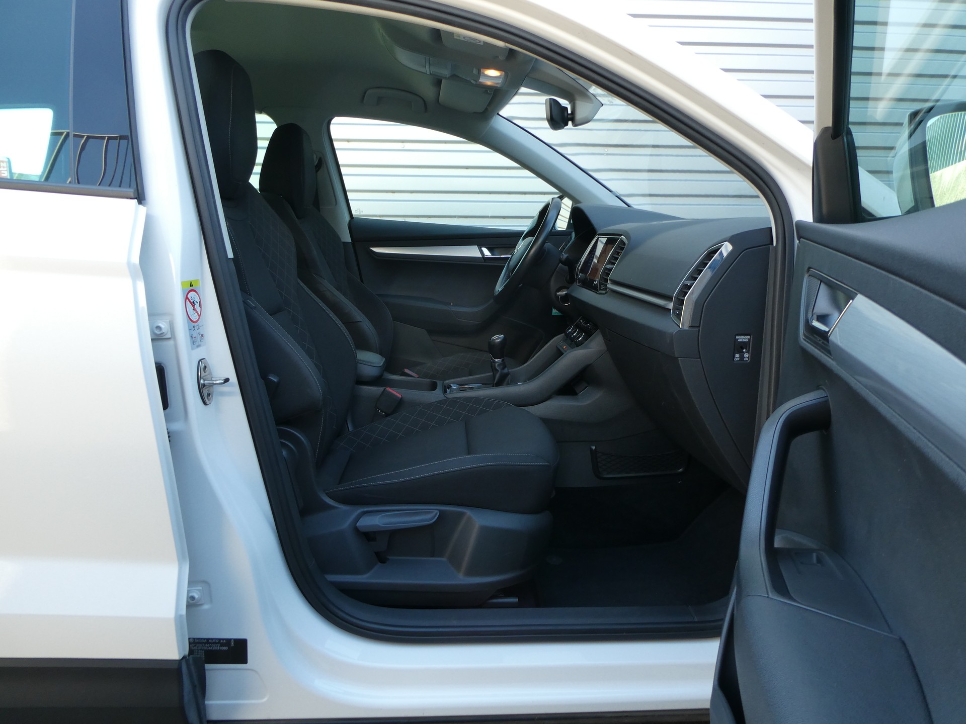 SKODA Karoq 1.5 TSI ACT Ambition-image-9