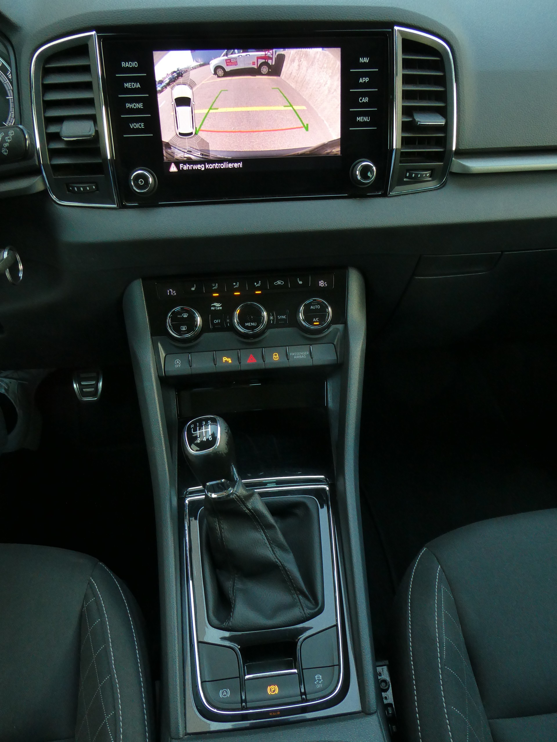 SKODA Karoq 1.5 TSI ACT Ambition-image-12