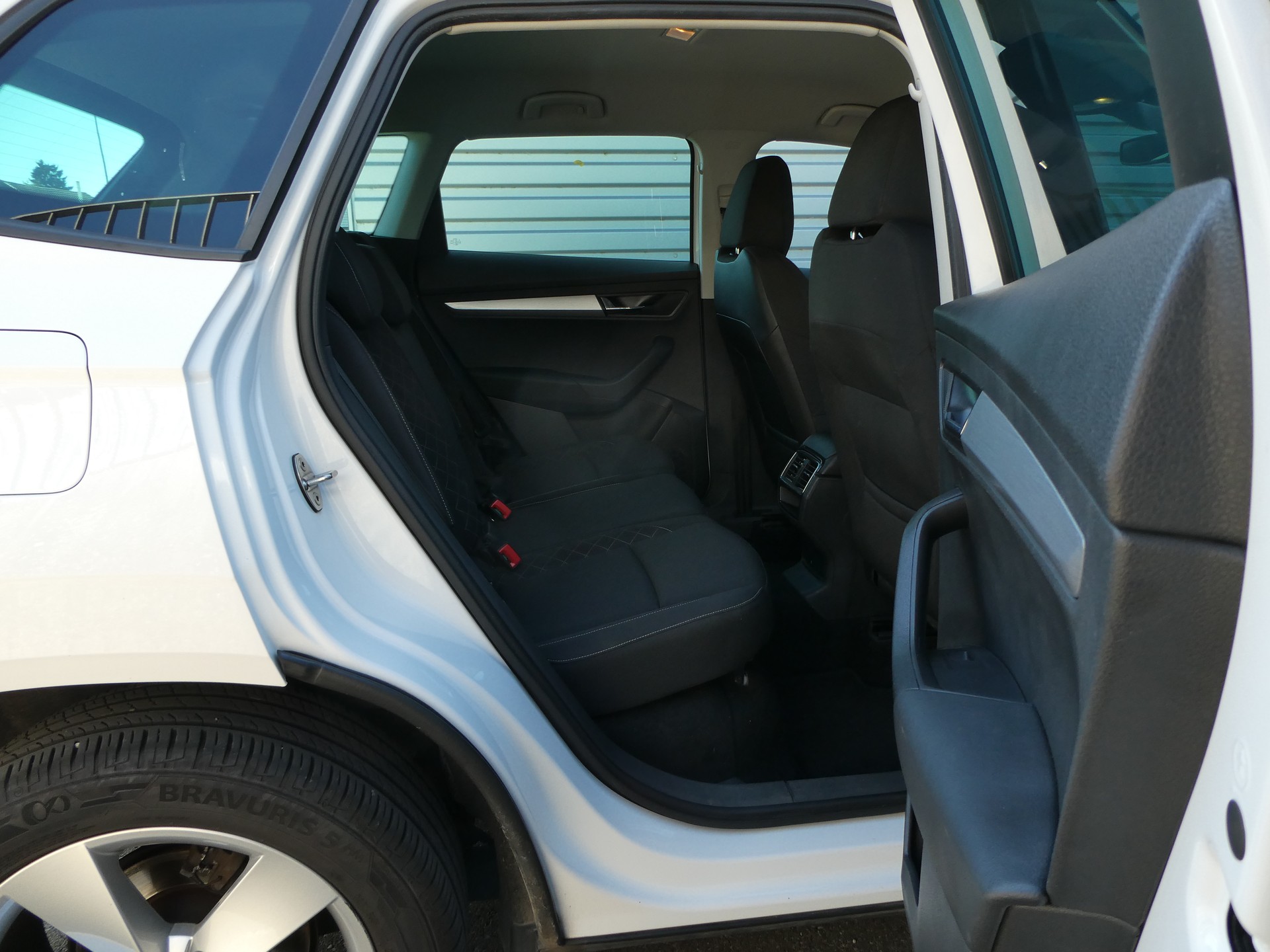 SKODA Karoq 1.5 TSI ACT Ambition-image-8