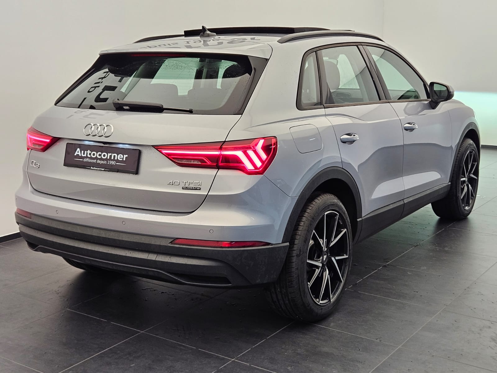 AUDI Q3 40 TFSI quattro S-tronic-image-6