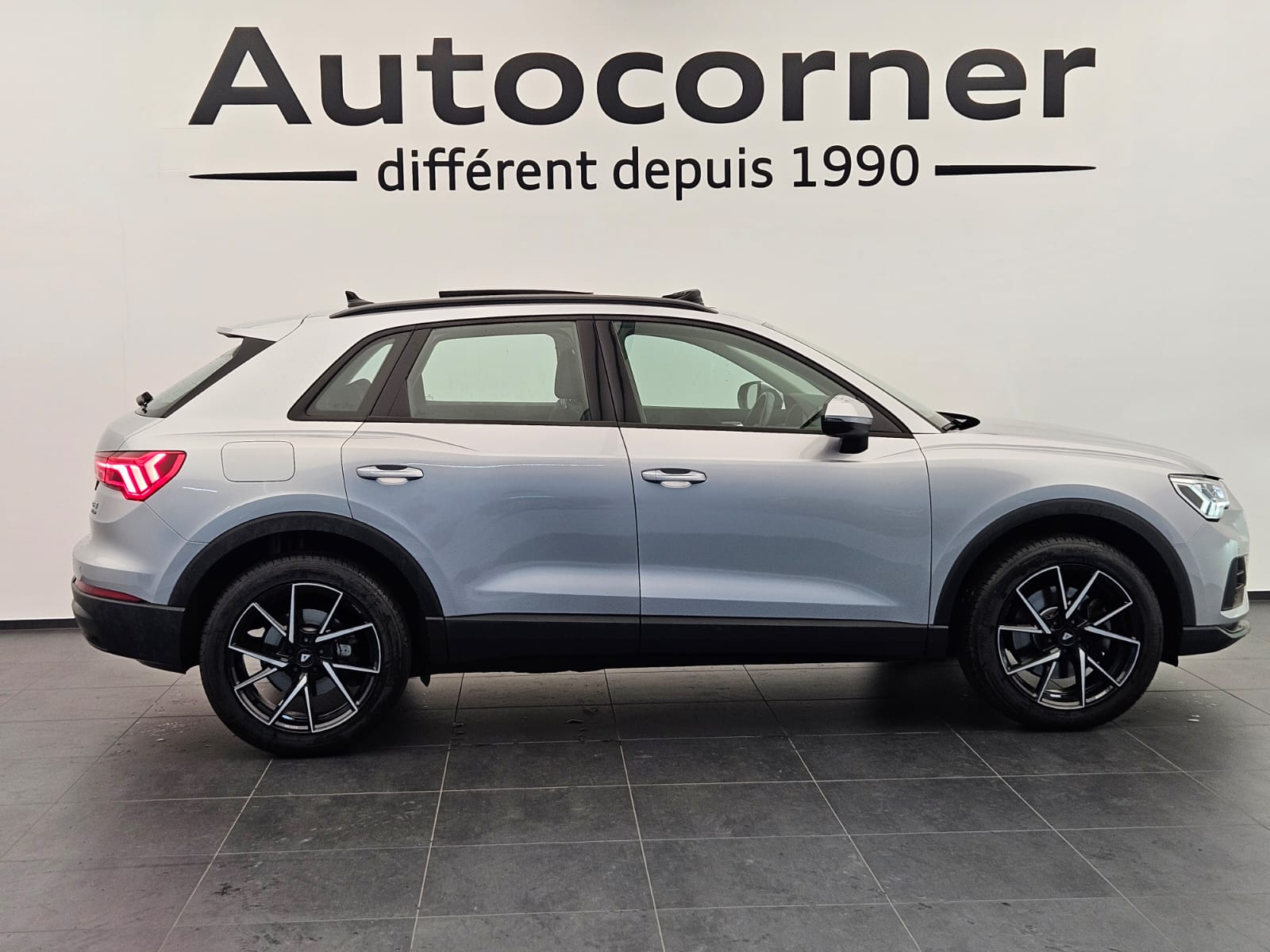 AUDI Q3 40 TFSI quattro S-tronic-image-5