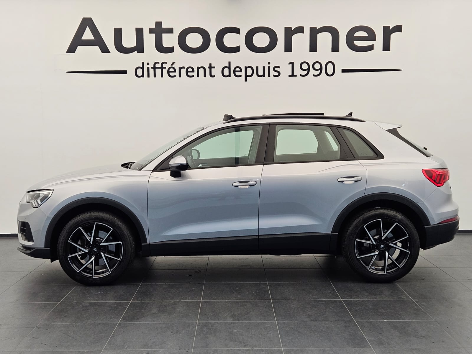 AUDI Q3 40 TFSI quattro S-tronic-showroom-element-1