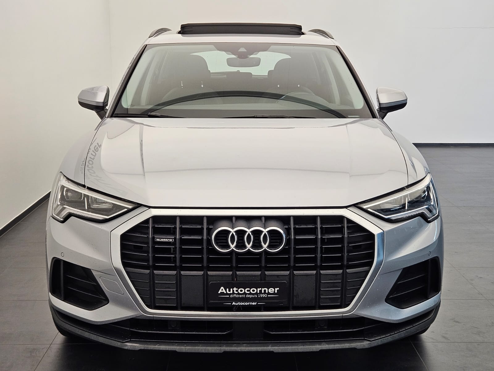 AUDI Q3 40 TFSI quattro S-tronic-showroom-element-3