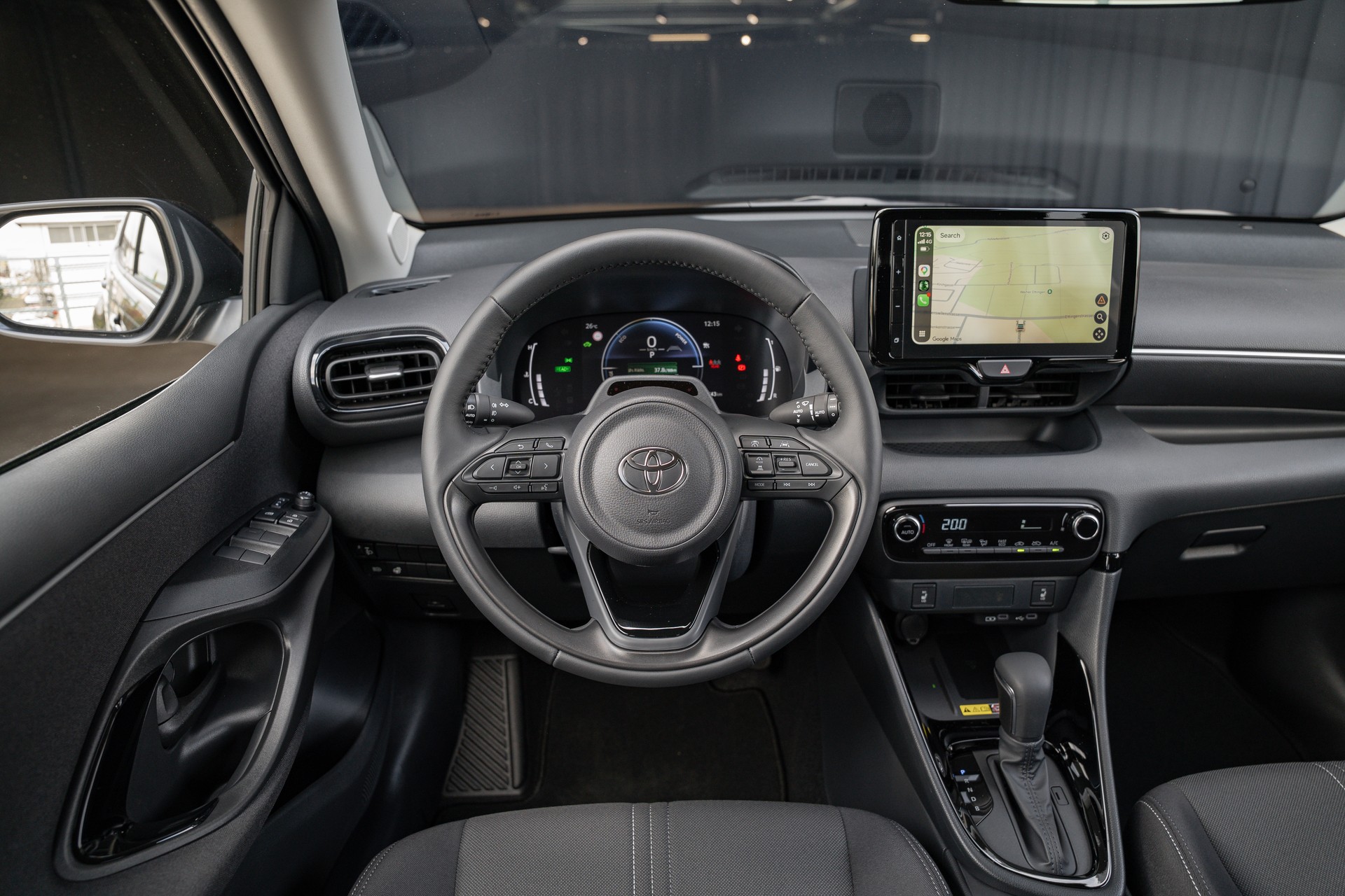 TOYOTA Yaris 1.5 e-CVT-image-15