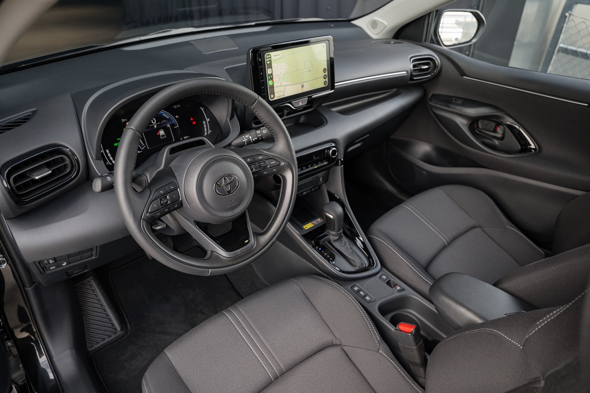 TOYOTA Yaris 1.5 e-CVT-image-12