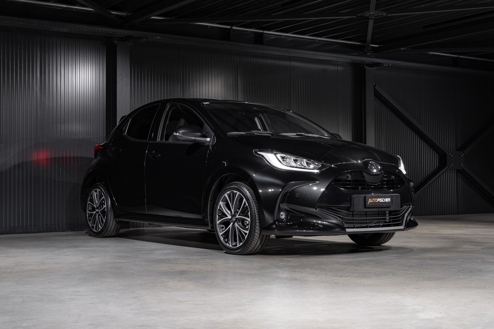 TOYOTA Yaris 1.5 e-CVT-image-5