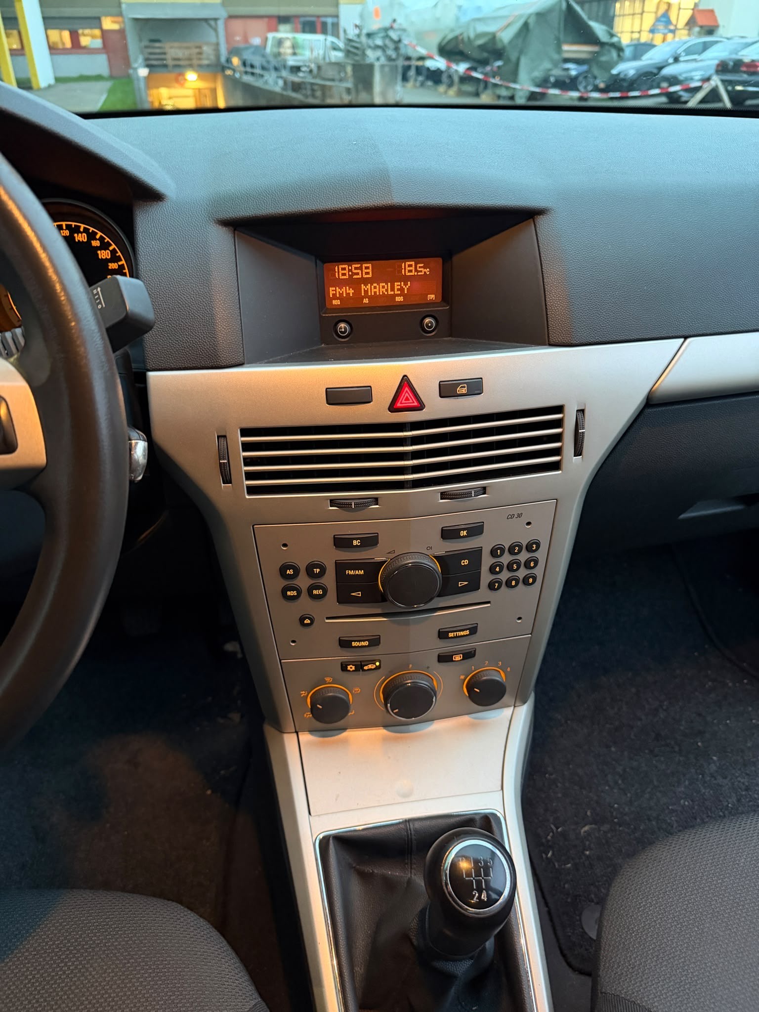 OPEL Astra 1.8i 16V Enjoy-image-8