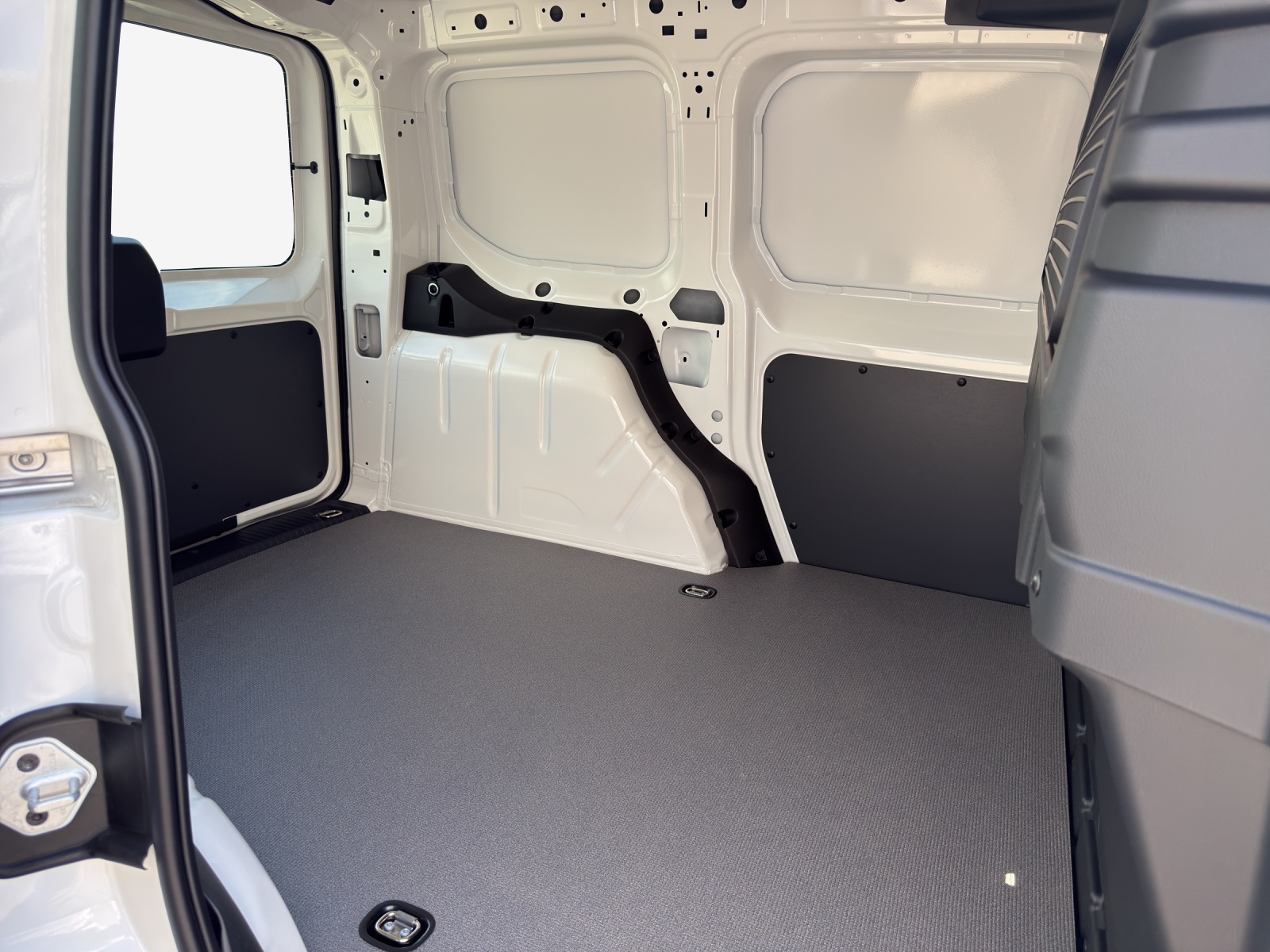 VW Caddy Cargo 1.5 TSI Entry DSG-image-13