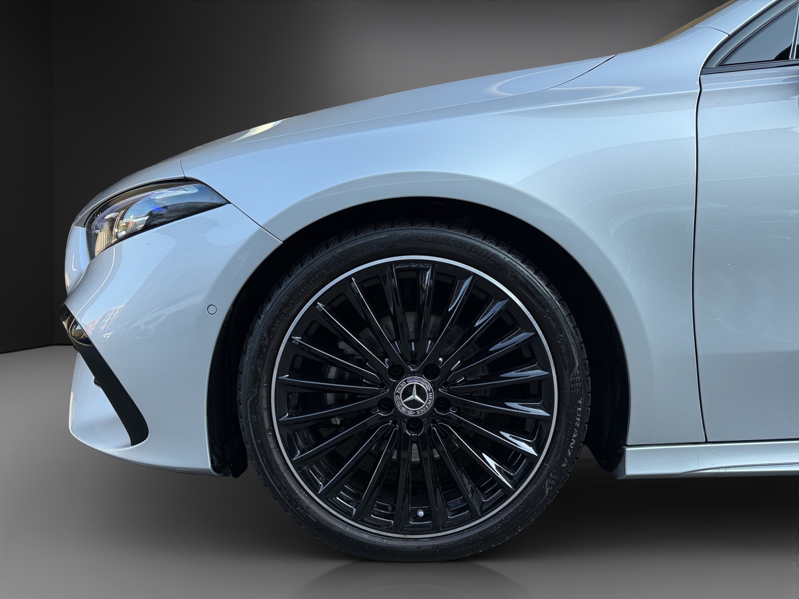 MERCEDES-BENZ A 180 AMG Line 7G-DCT Sedan-image-8