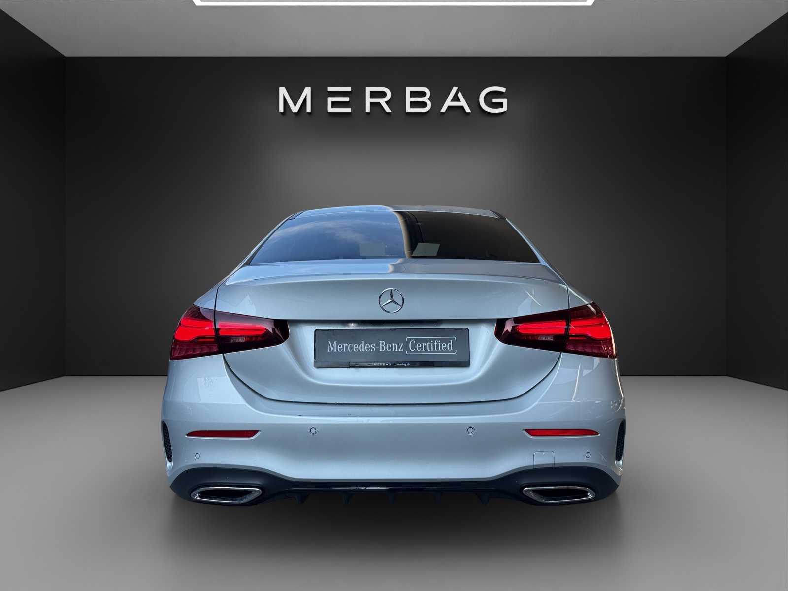 MERCEDES-BENZ A 180 AMG Line 7G-DCT Sedan-image-6
